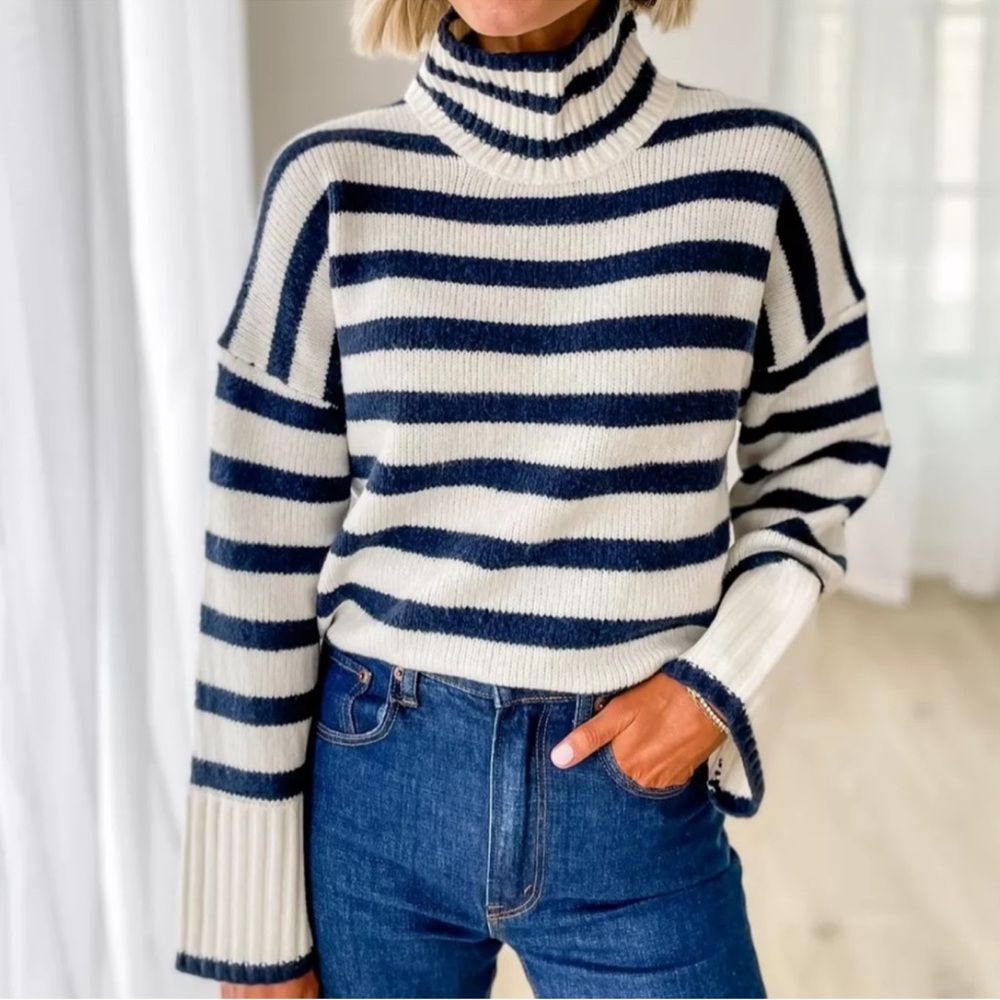 Abercrombie tuckable turtleneck sweater navy blue/white stripe